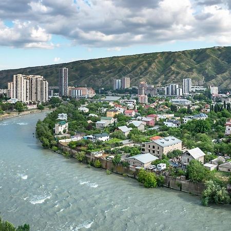 Royal Tulip Hotel & Casino, Tbiliszi Kültér fotó The Rioni River in Vladikavkaz