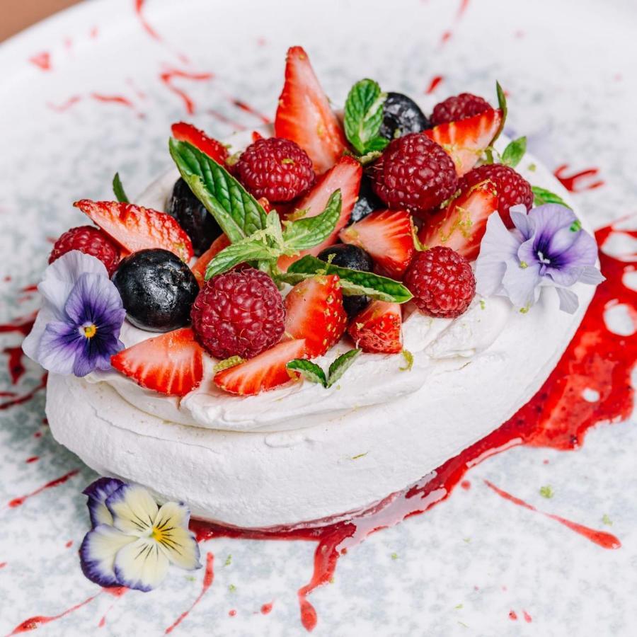 Royal Tulip Hotel & Casino, Tbiliszi Kültér fotó Pavlova