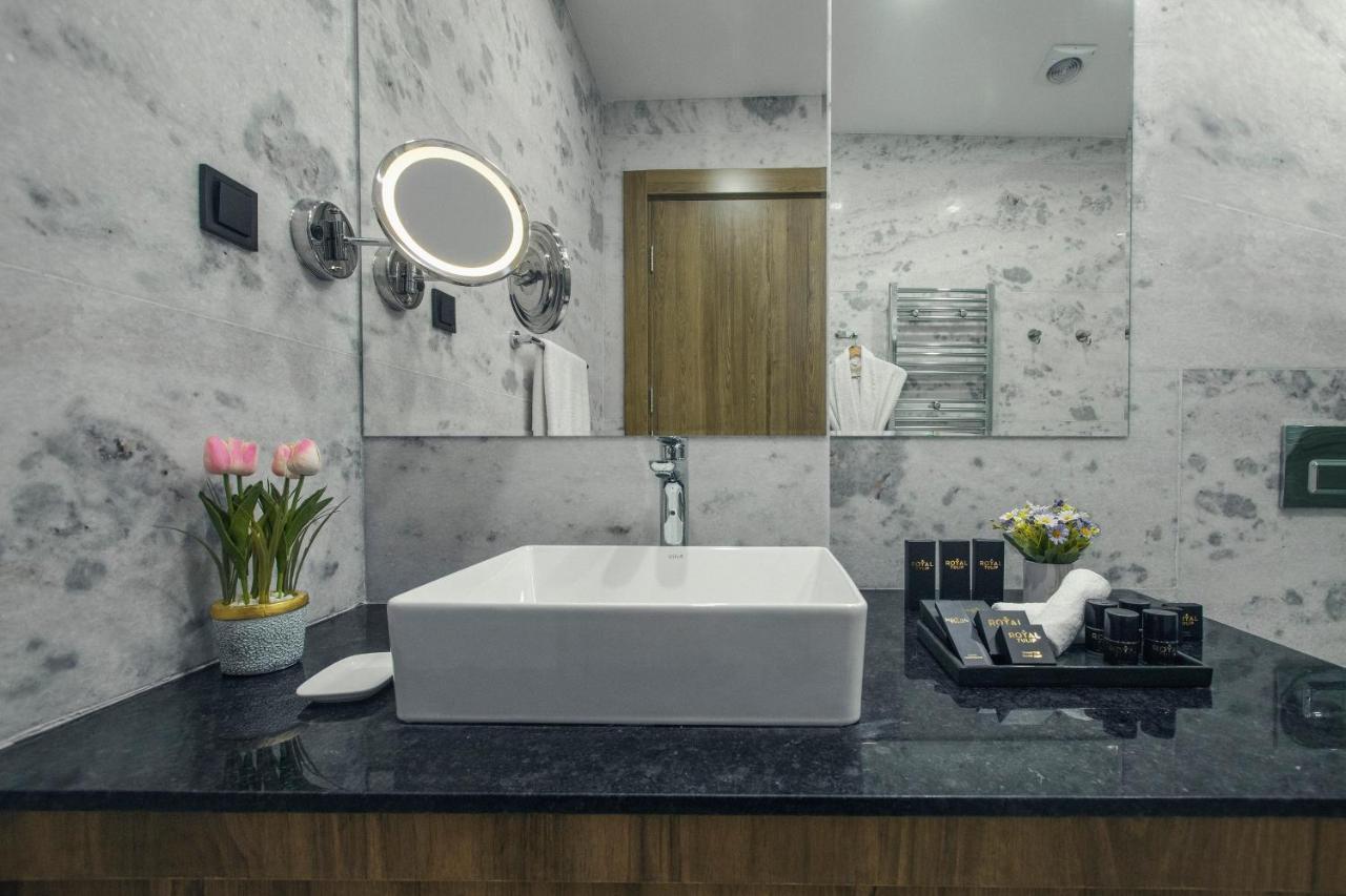 Royal Tulip Hotel & Casino, Tbiliszi Kültér fotó Bathroom