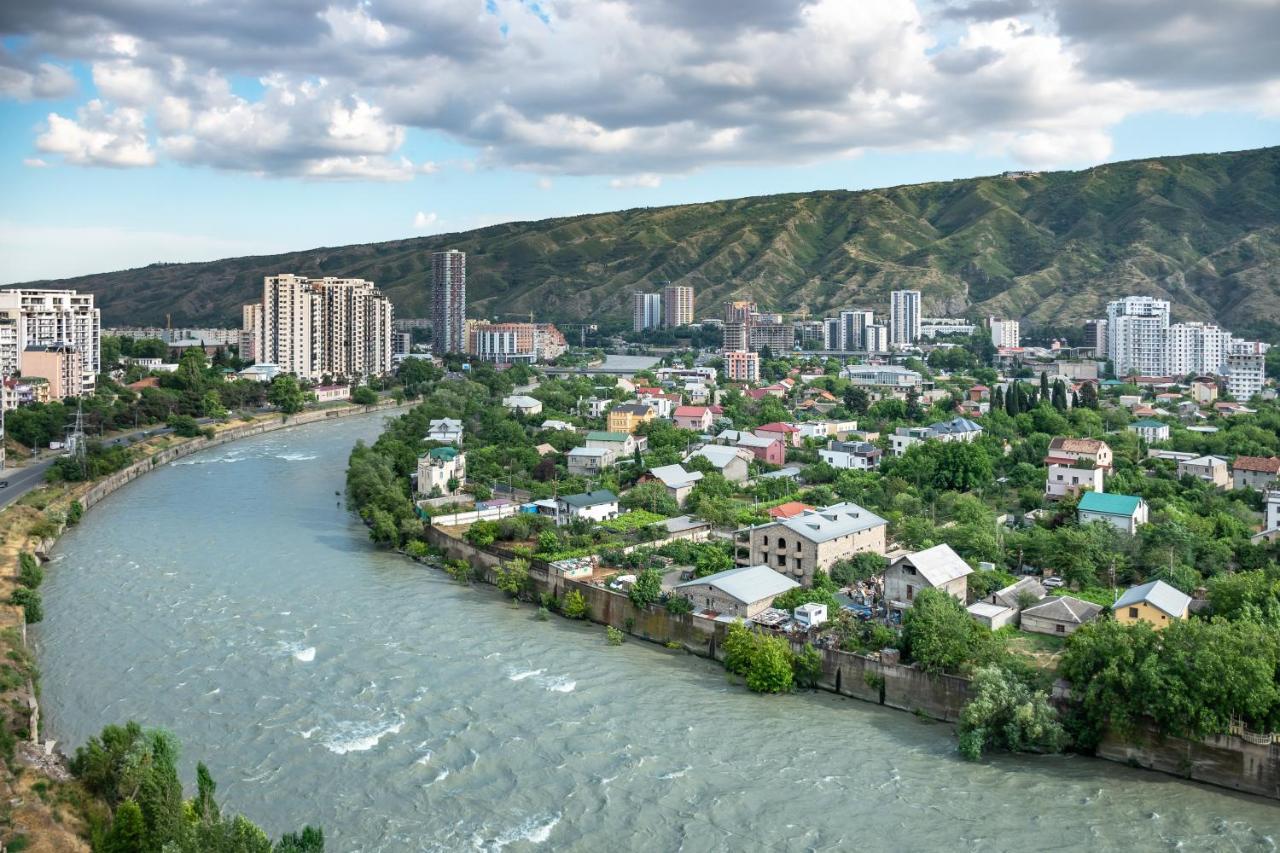 Royal Tulip Hotel & Casino, Tbiliszi Kültér fotó The Rioni River in Vladikavkaz